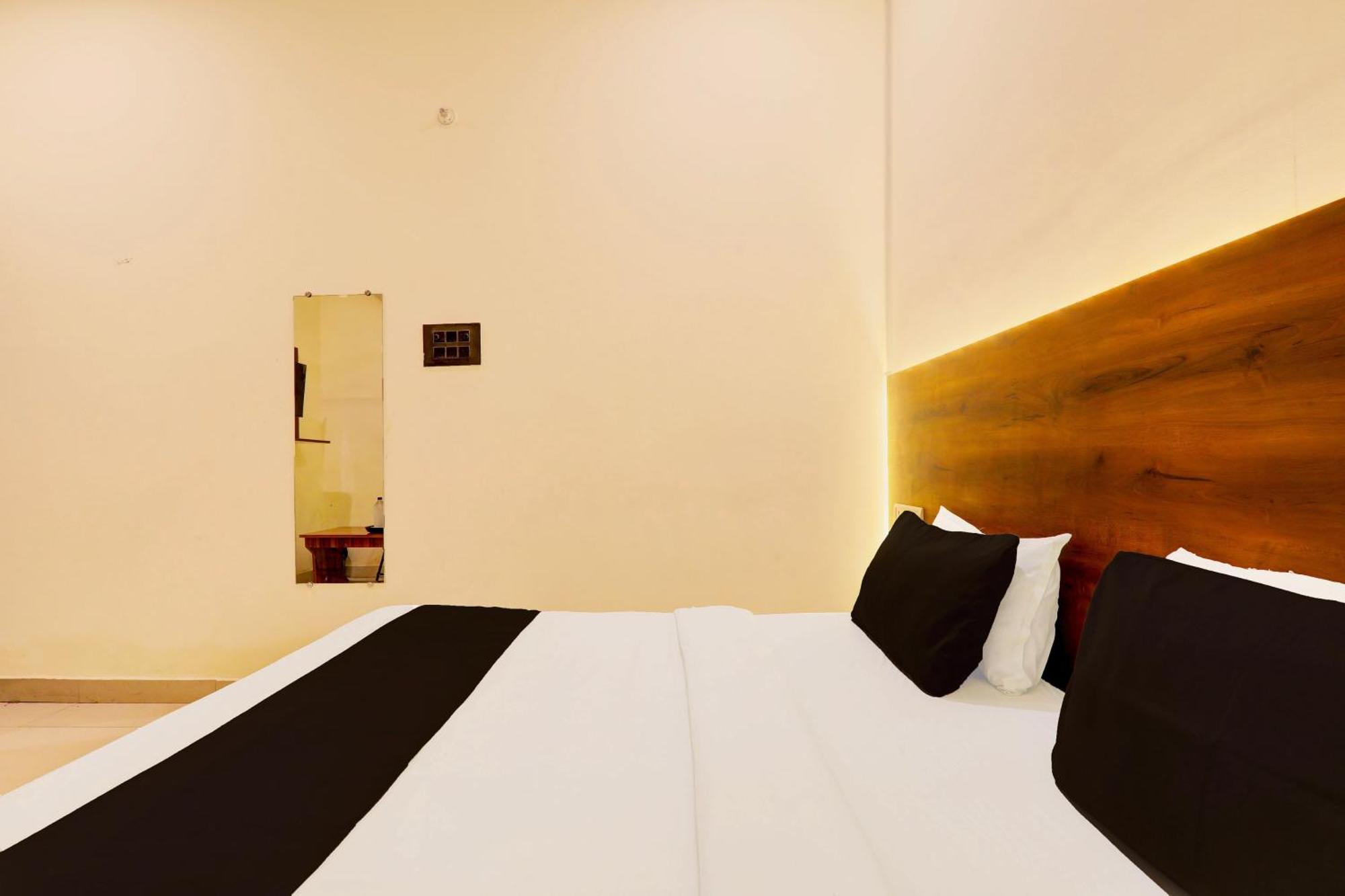 Hotel O Sr Grand Gorakhpur Zewnętrze zdjęcie